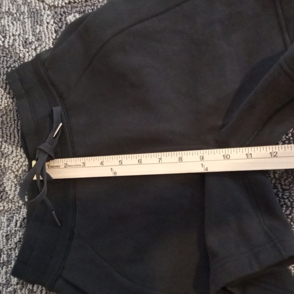 Lululemon Athletica Scuba High Rise Womens Short Relaxed Fit Size 2 - Picture 6 of 9